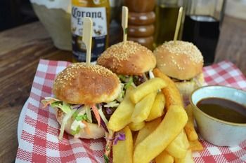 Crossroads Hotel Liverpool - Accommodation in Bendigo 14