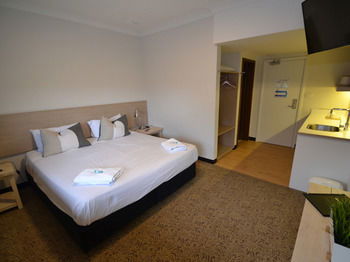 Crossroads Hotel Liverpool - Accommodation in Bendigo 18