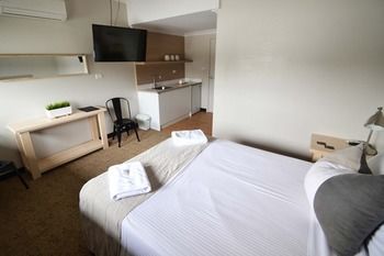 Crossroads Hotel Liverpool - Accommodation in Bendigo 24