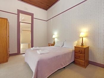 The Victoria & Albert Guesthouse - Accommodation in Bendigo 4