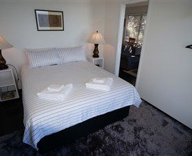 Hamptons On The Bay - Accommodation in Bendigo 2