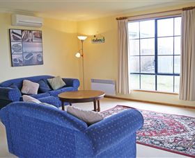 Bruny Island Accommodation Services - Omaroo Cottage - Accommodation in Bendigo 1