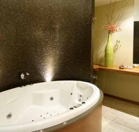 Hepburn Spa Pavilions - Saffron - Accommodation in Bendigo