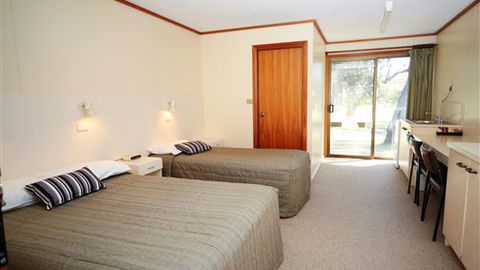 Deniliquin Golf Leisure Resort - Accommodation in Bendigo 4