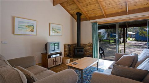 Surf Coast Cabins In Aireys Inlet - Accommodation in Bendigo 0