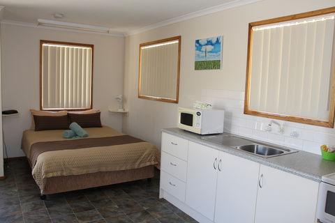 Ardrossan Caravan Park - Accommodation in Bendigo 0