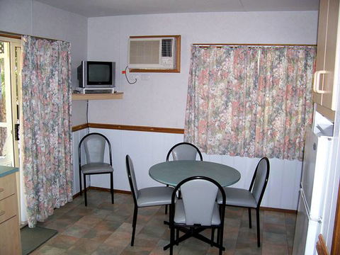 Highway Tourist Village - Accommodation in Bendigo 2