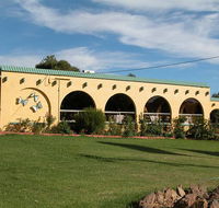 Tarcutta Halfway Motor Inn/Horse Hotel - Accommodation in Bendigo