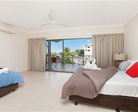 Bay View Luxury Waterfront Villa - Accommodation in Bendigo 3