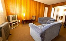 Snowy Mountains Motel - Adaminaby - Accommodation in Bendigo 0
