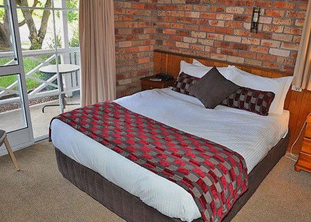 Log Cabin - Accommodation in Bendigo 1