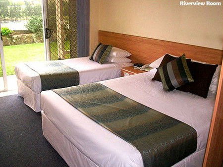 Log Cabin - Accommodation in Bendigo 2