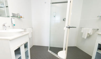 Quality Suites Clifton On Northbourne - Accommodation in Bendigo 2