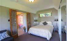ClareVilla - Accommodation in Bendigo 0