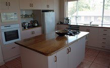 Surf House Narrawallee - Accommodation in Bendigo 1