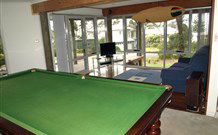 Surf House Narrawallee - Accommodation in Bendigo 3