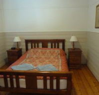 About Town Cottages - Yellow Gum Cottage - Accommodation in Bendigo