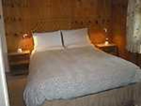 Fairview Farm Cottages - Accommodation in Bendigo 0