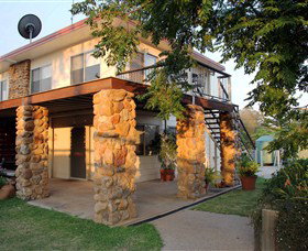 Rubyvale Gem Gallery Apartments - Accommodation in Bendigo 1