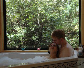 Ravensbourne Forest Chalets - Accommodation in Bendigo 0