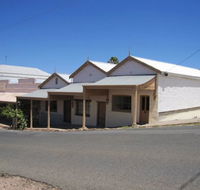Carmines Antiques and Accommodation - Accommodation in Bendigo