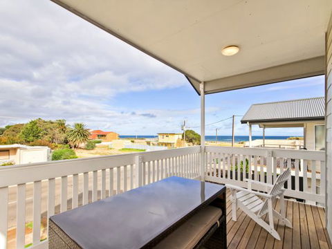 Century 21 SouthCoast: White Caps - Accommodation in Bendigo 3