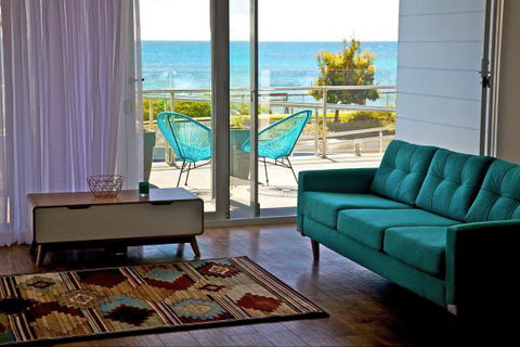 Penguin Beachfront Apartments - Accommodation in Bendigo 2