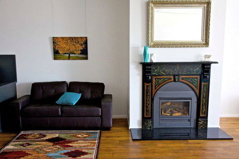 Penguin Beachfront Apartments - Accommodation in Bendigo 4