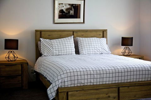 Penguin Beachfront Apartments - Accommodation in Bendigo 8