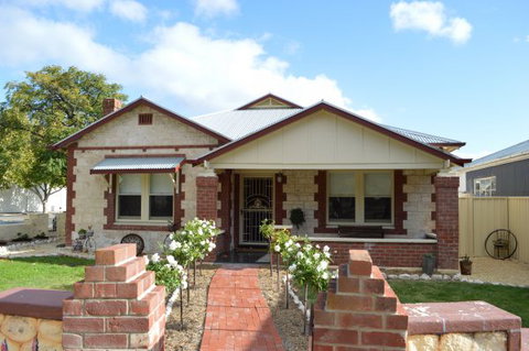 Two Cow Cottage Bed And Breakfast - Accommodation in Bendigo 1