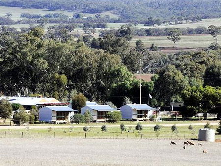 Stone Hut - Accommodation in Bendigo 0