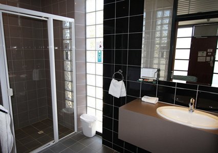 Highlander Hotel Bar Kitchen Rooftop - Accommodation in Bendigo 4