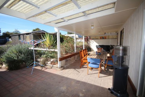 LJ Hooker Goolwa Holiday Rentals - 12 Willmett Road, Goolwa Beach - Accommodation in Bendigo 3