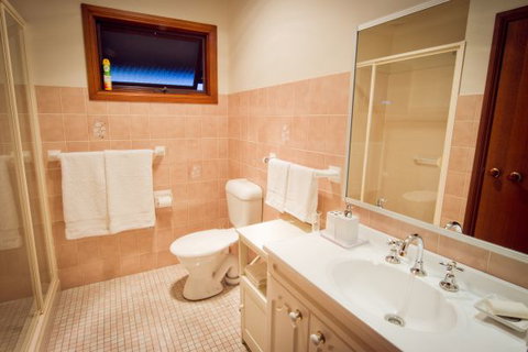 Camden Hillview - Accommodation in Bendigo 5