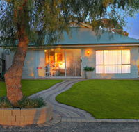 17 QED Lakehouse - Accommodation in Bendigo