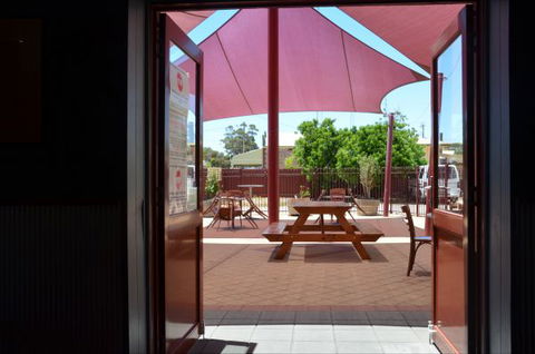 Copper Coast Hotel - Accommodation in Bendigo 6