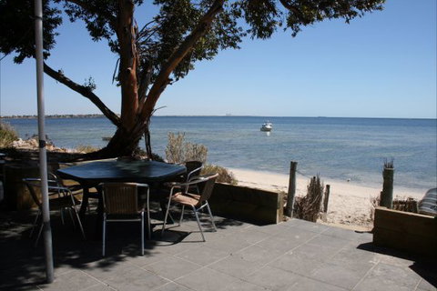 Undercurrent - Accommodation in Bendigo 0