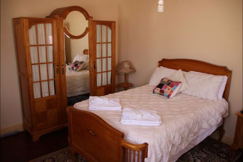 Hotel Corones Charleville - Accommodation in Bendigo 2