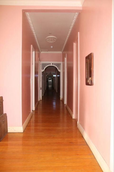 Hotel Corones Charleville - Accommodation in Bendigo 6