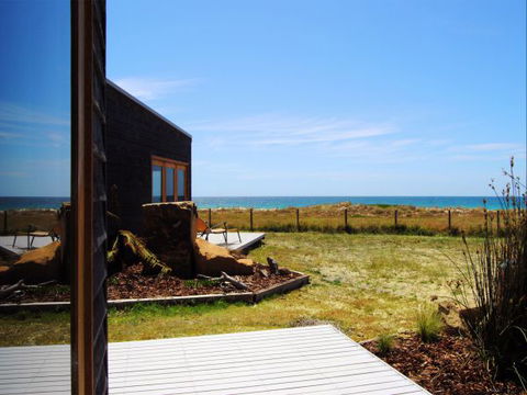 Malibu On The Beach - Accommodation in Bendigo 1