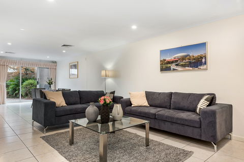 Adelaide Style Accommodation - Close To City In Stylish North Adelaide - Accommodation in Bendigo 0