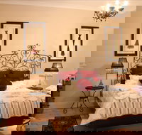 Azalea Cedar-Rose Villa - Accommodation in Bendigo