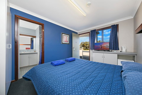 Border Village Roadhouse - Accommodation in Bendigo 6