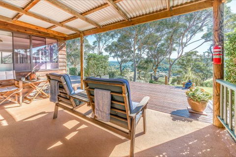 Coach House Hill Cottage - Accommodation in Bendigo 6