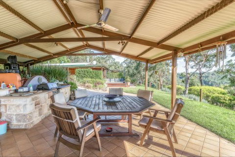 Coach House Hill Cottage - Accommodation in Bendigo 9