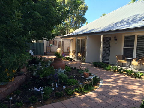 Hahndorf Oak Tree Cottages - Accommodation in Bendigo 0