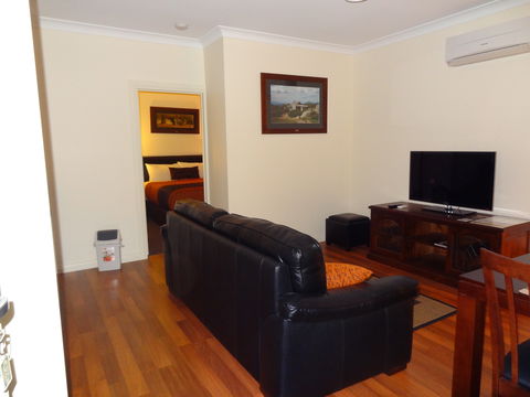 Hahndorf Oak Tree Cottages - Accommodation in Bendigo 1