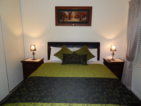 Hahndorf Oak Tree Cottages - Accommodation in Bendigo 3