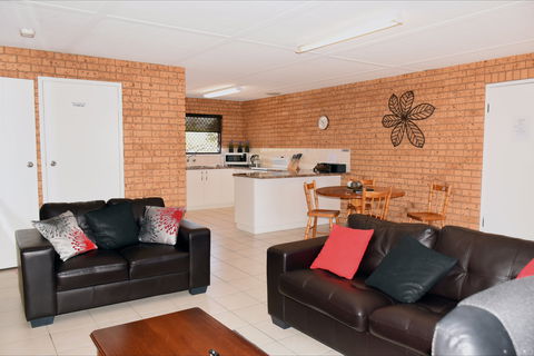 Central Wagga Apartments: Salmon Apartment - Accommodation in Bendigo 1