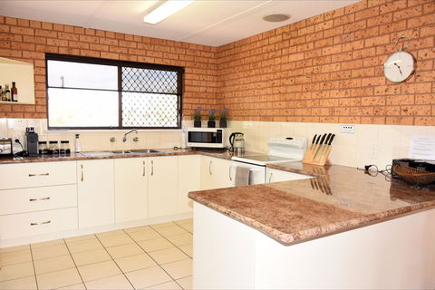 Central Wagga Apartments: Salmon Apartment - Accommodation in Bendigo 2